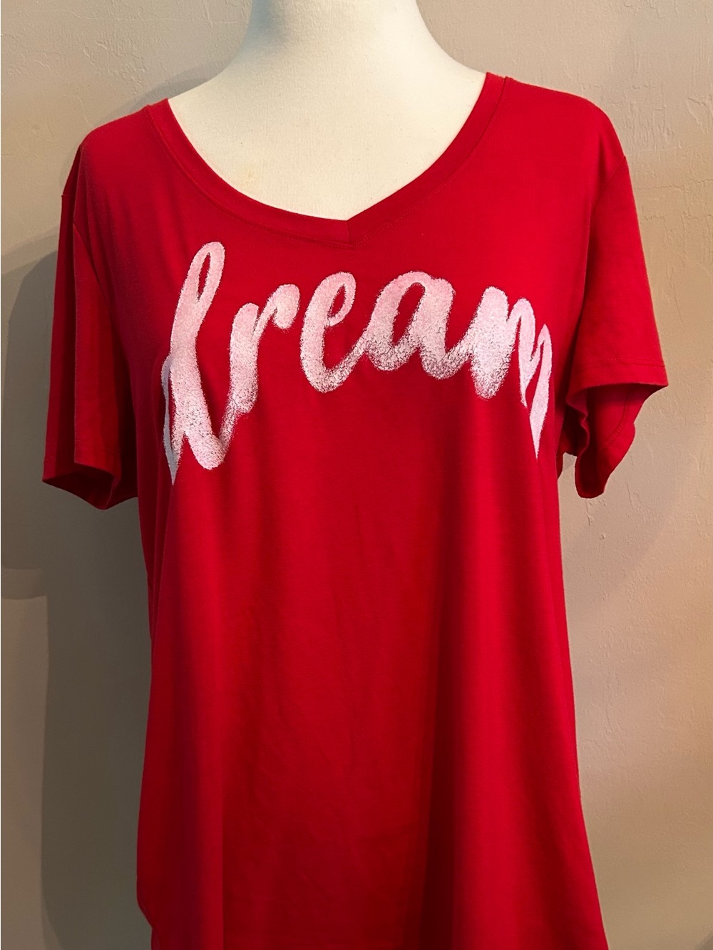 EV1 Women’s Red 'Dream' Graphic V-Neck Tee Size XL casual Short Top